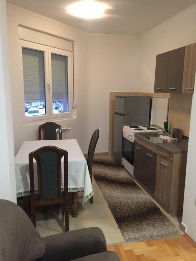 Apartamento Stan Na Dan Centar Šabac Exterior foto